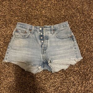 501 Levi shorts